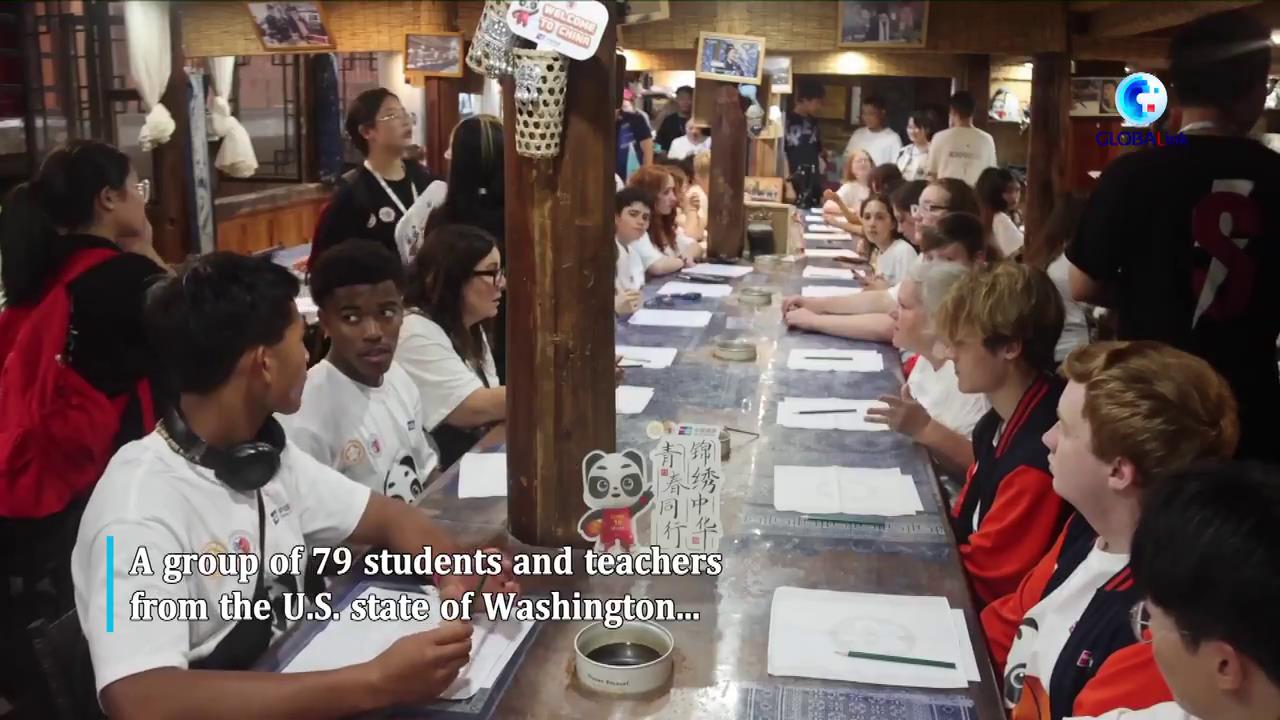 GLOBALink American students amazed by ethnic culture in China s Guizhou-Xinhua[00-00-01][20241008-155706277].jpg